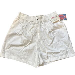 Award winning Shorts - 22W Women NOS NWT 80s Vintage White Cotton Chino
